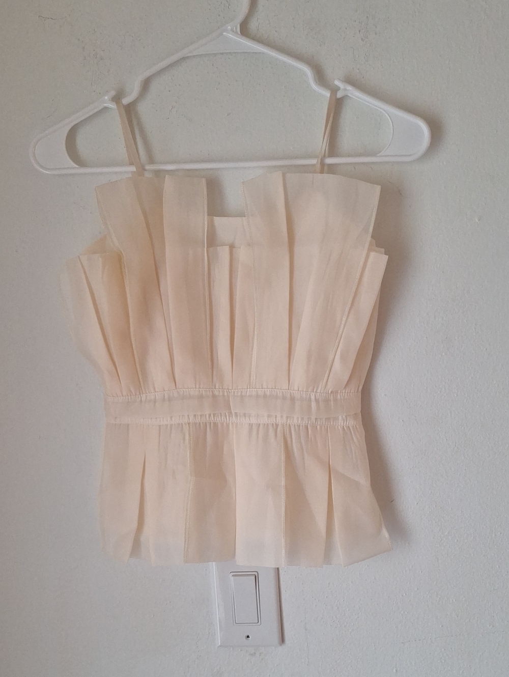 Gorgeous Minimalist Pleated Spaghetti Strap Top 100 Chiffon Cream Color SzS